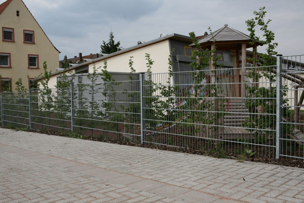 Zaun "Uni"